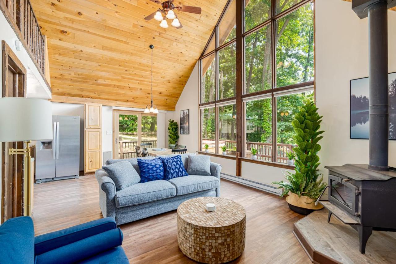 Quaint Loft Cabin W Hot Tub, Firepit, Deck & Grill Hedgesville Exterior foto